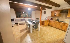 Appartement   Chez Falco   vue sur le château